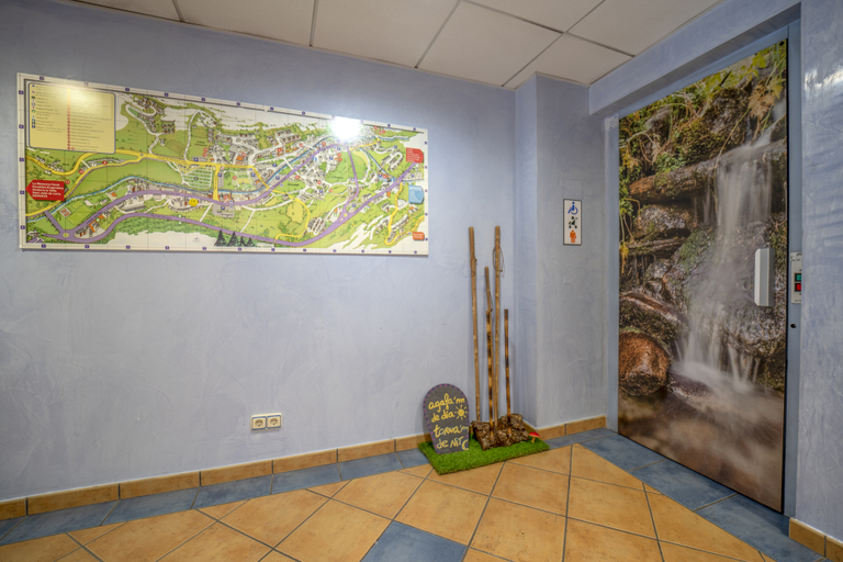 Bathroom 4, Del Meligar