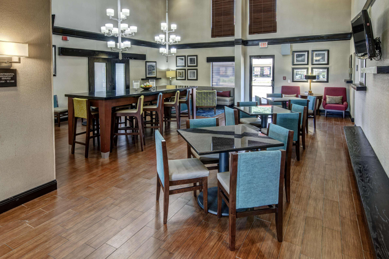 Food & Drinks 5, Hampton Inn Batesville, Panola