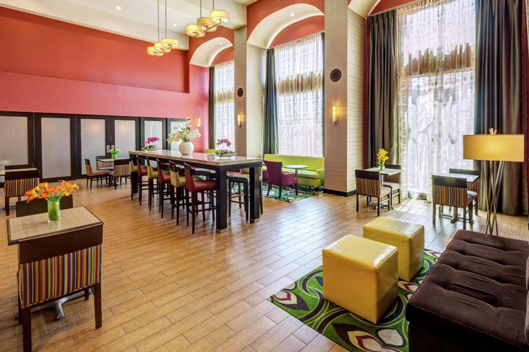 Food & Drinks 5, Hampton Inn and Suites Palm Desert, Riverside