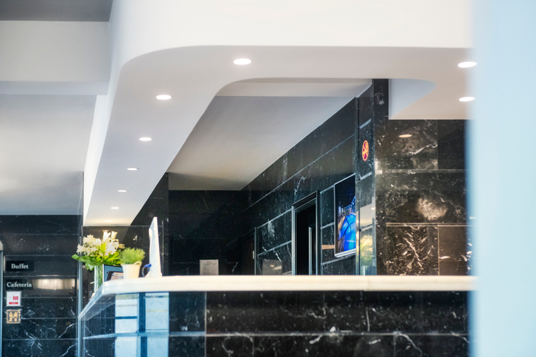 Public Area 4, Salles Hotel Aeroport de Girona, Girona