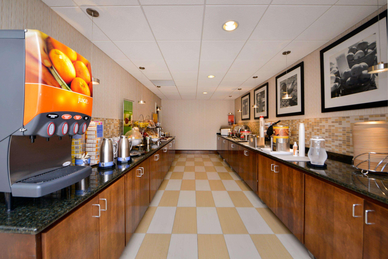 Food & Drinks 5, Hampton Inn Salisbury, Wicomico