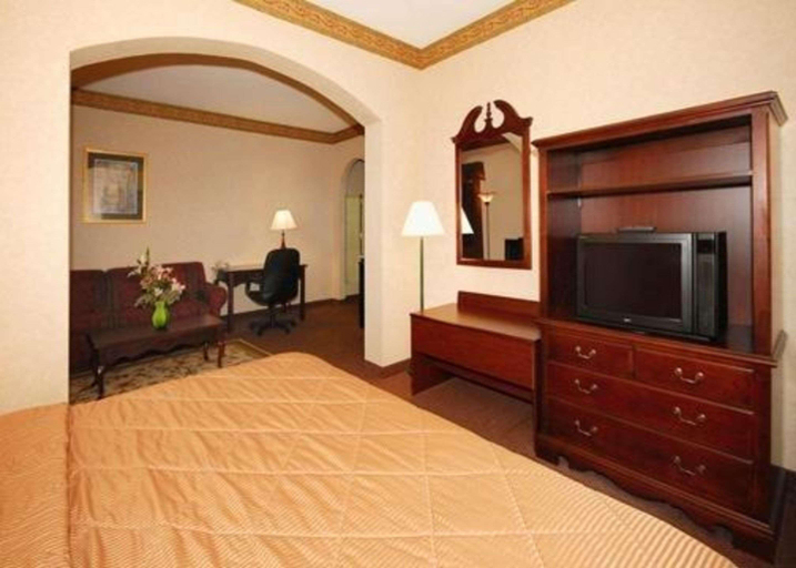 Public Area 2, Quality Inn & Suites Tarboro - Kingsboro, Edgecombe