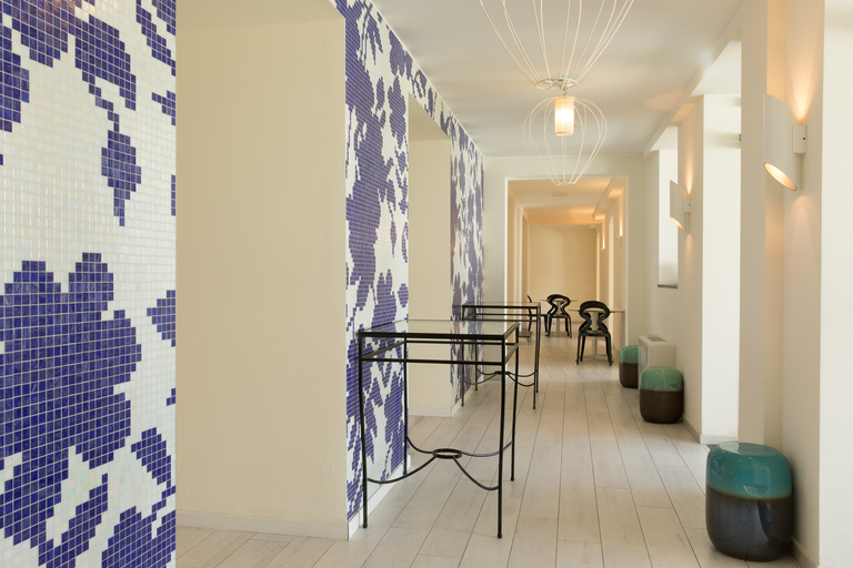 Public Area 5, Les Sables Noirs & Spa, Messina