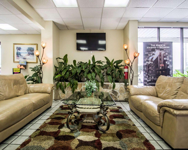 Public Area 2, Rodeway Inn Maingate Hotel, Osceola