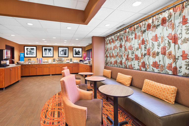 Public Area 2, Hampton Inn Winfield/Teays Valley, Putnam