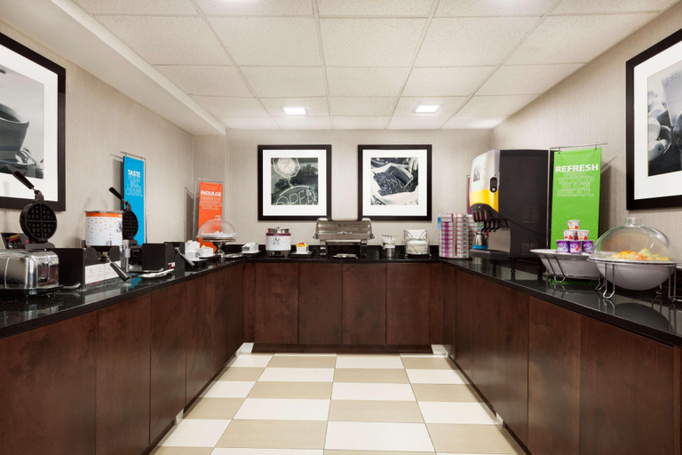 Public Area 2, Hampton Inn Waycross, Ware