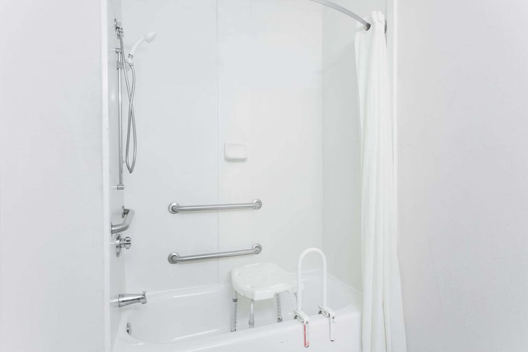 Bathroom 5, Super 8 by Wyndham Augusta Ft Gordon Belair, Columbia
