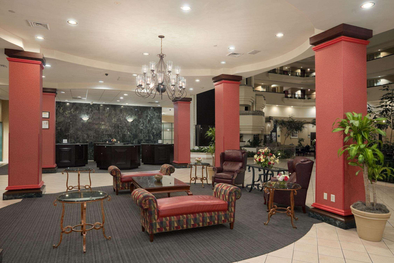 Public Area 5, Embassy Suites Montgomery - Hotel & Conference , Montgomery