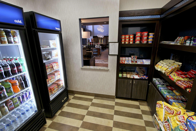 Public Area 2, Hampton Inn & Suites Winnie, Chambers