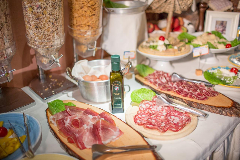 Food & Drinks 5, B&B Borgo Medievale San Quirico d'Orcia, Siena