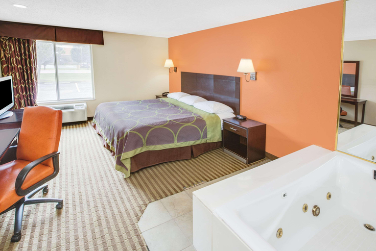 Bedroom 3, SureStay Hotel by Best Western Alexandria, Rapides