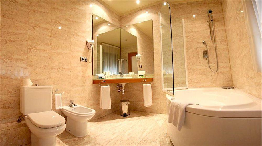 Bathroom 4, Hotel Las Ventas, Zaragoza