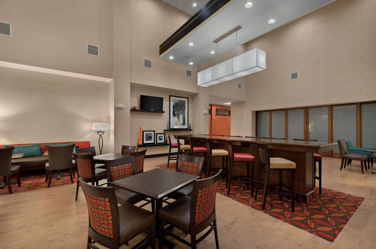 Public Area 2, Hampton Inn & Suites Tampa Northwest/Oldsmar, Pinellas