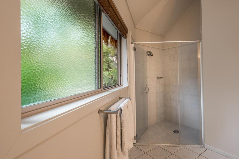 Bathroom 5, Crown Beach Resort & Spa, Rorotonga