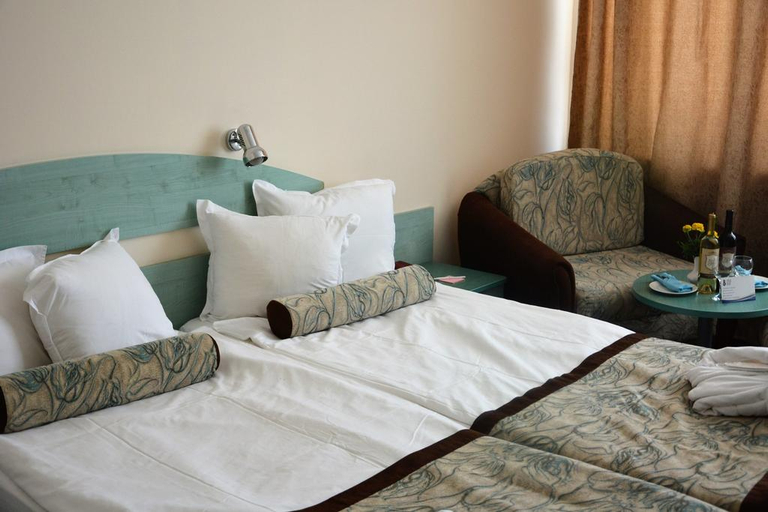 Bedroom 4, Berlin Golden Beach Hotel, Varna