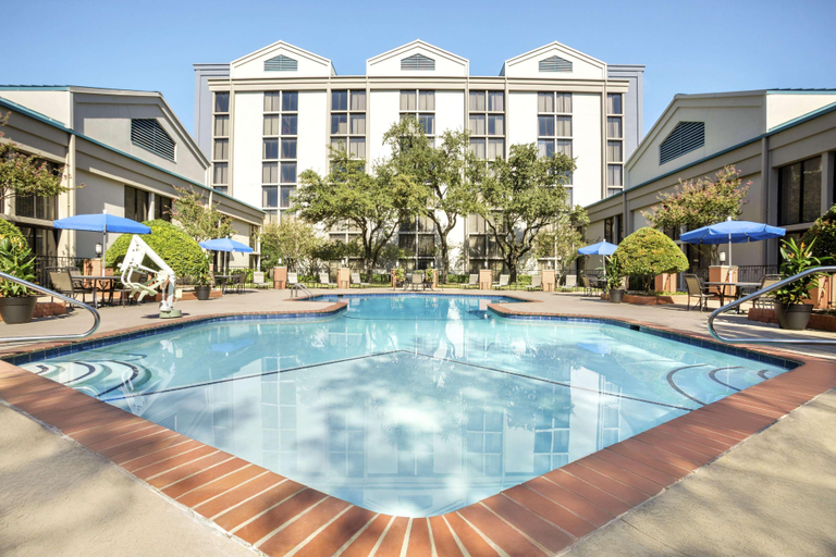 Sport & Beauty 2, DoubleTree by Hilton Dallas - DFW Airport North, Irving