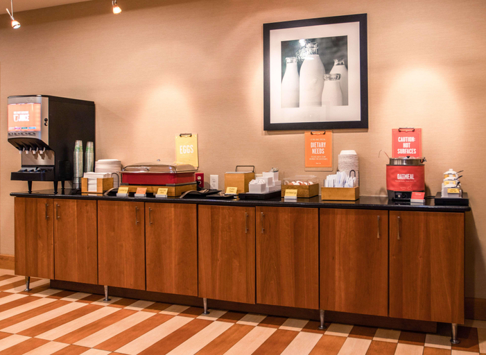 Public Area 2, Hampton Inn Gloucester, Gloucester