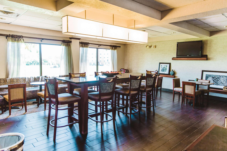 Food & Drinks 5, Hampton Inn Oklahoma City/Edmond, Oklahoma