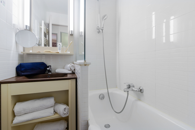 Bathroom 4, P&V Residence les Parcs de Grimaud, Var