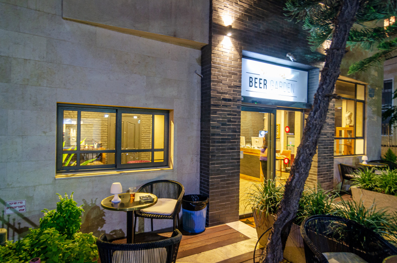 Others 4, Beer Garden Hotel