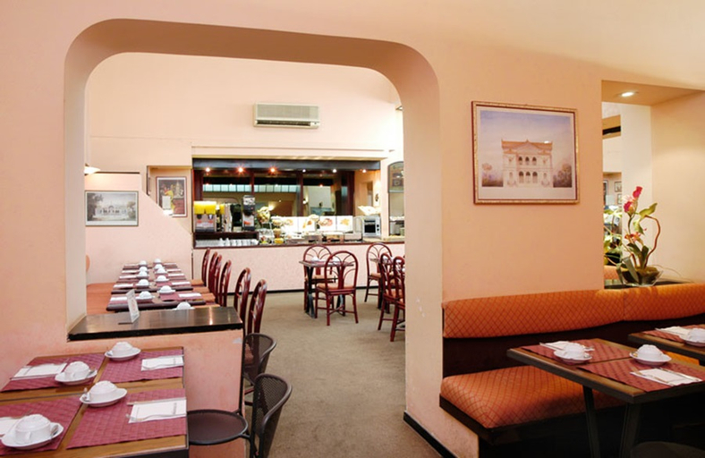 Food & Drinks 5, Accademia, Rome