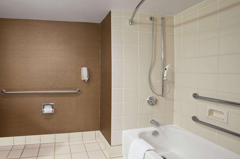 Bathroom 4, Embassy Suites by Hilton Austin Arboretum, Travis