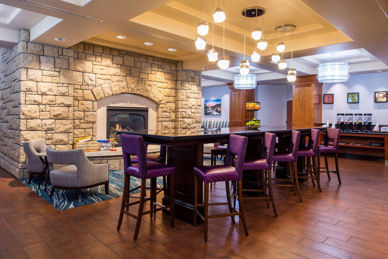 Food & Drinks 5, Hampton Inn and Suites Boise/Spectrum, Ada