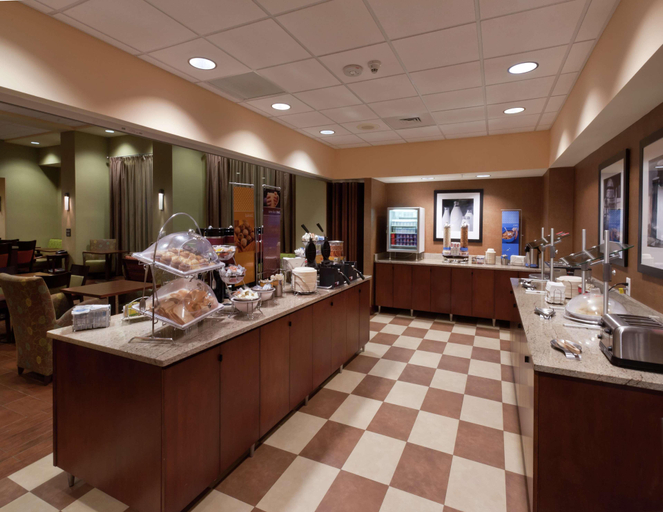 Food & Drinks 5, Hampton Inn & Suites Winston-Salem/University, Forsyth