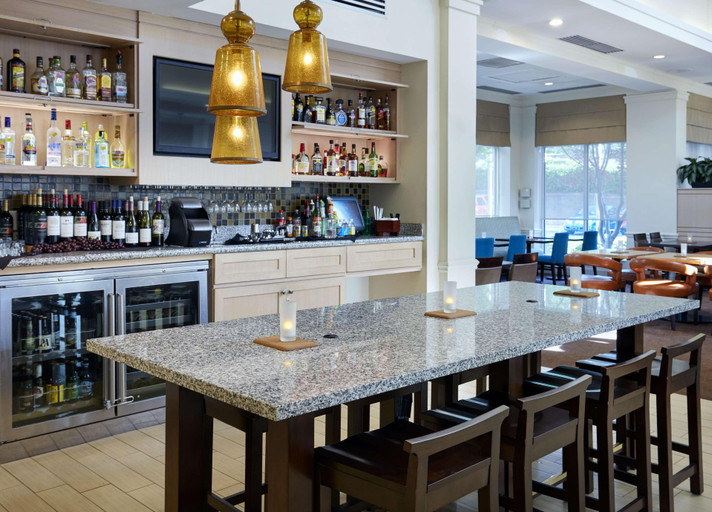 Food & Drinks 5, Hilton Garden Inn Charlotte North, Mecklenburg