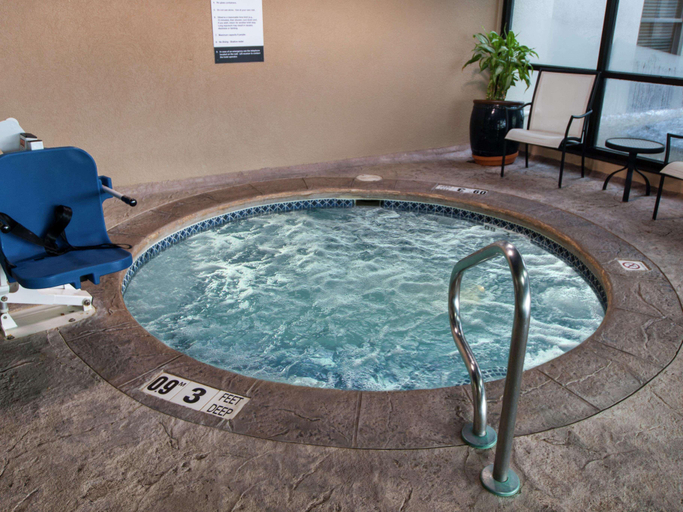Sport & Beauty 2, DoubleTree by Hilton Buffalo-Amherst, Erie