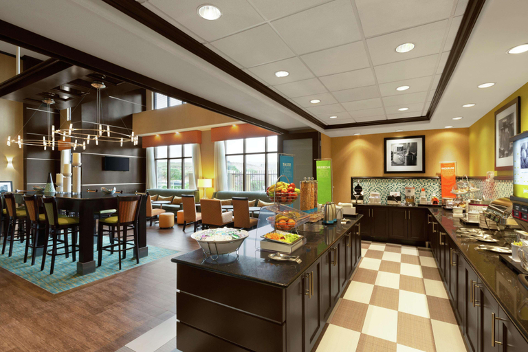 Food & Drinks 5, Hampton Inn & Suites Houston/Pasadena, Houston
