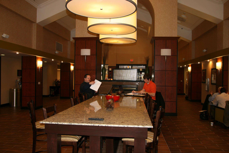 Public Area 2, Hampton Inn & Suites Kansas City-Merriam, Kansas City