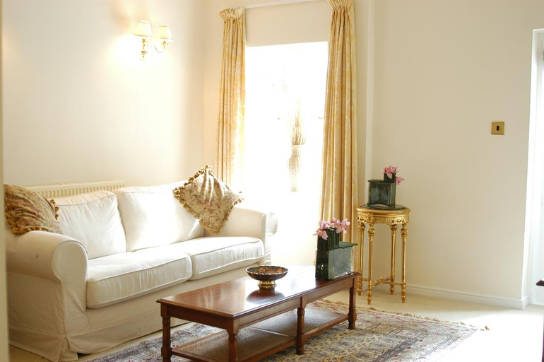 Bedroom 2, Melville Castle Hotel, Midlothian