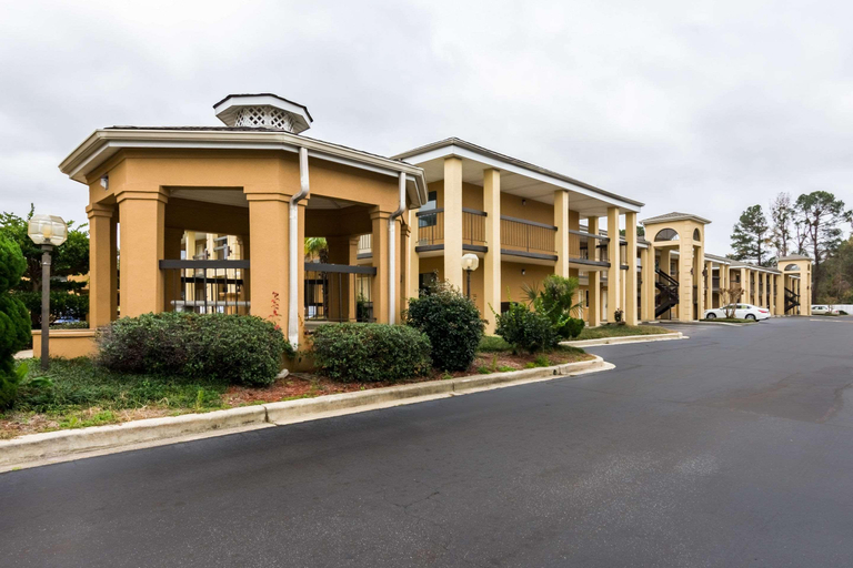 Exterior & Views 2, Suburban Studios Florence I-95, Florence