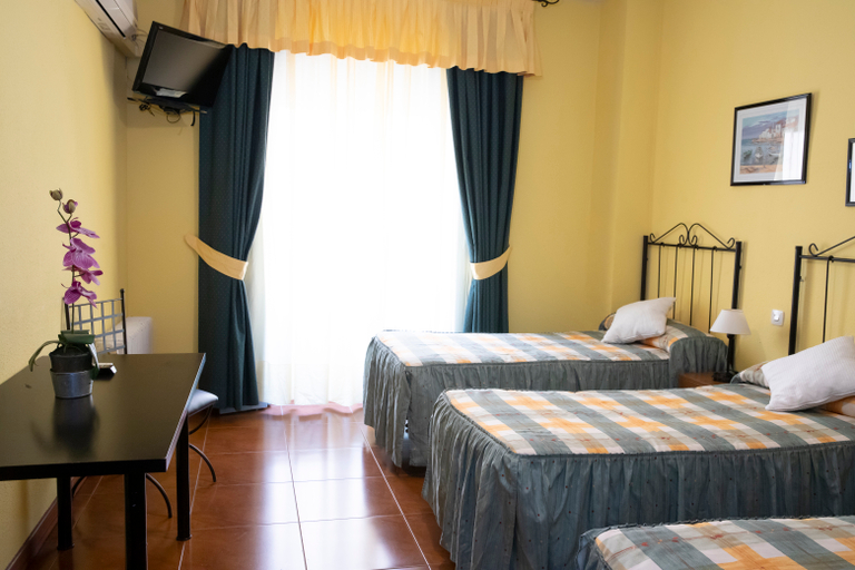 Bedroom 3, Tokio, Madrid