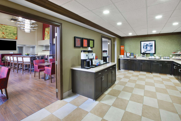 Public Area 2, Hampton Inn & Suites Springboro/Dayton Area South, Warren