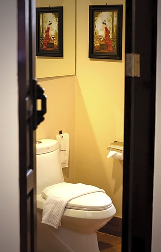 Bathroom 4, Maytara Hotel, Pattaya
