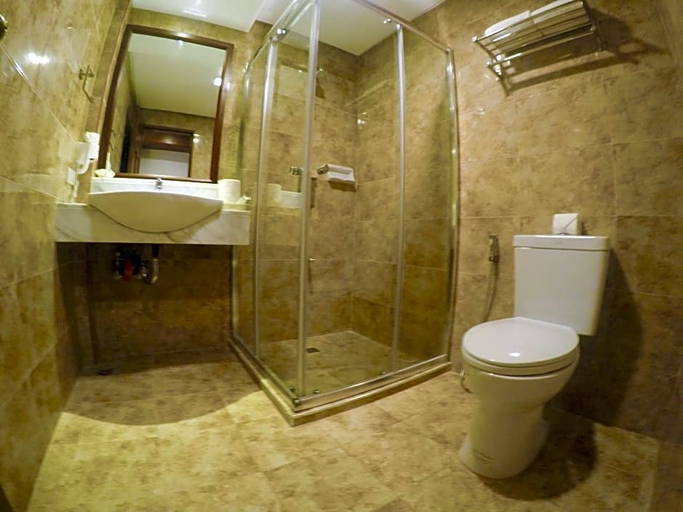 Bathroom 4, MO2 Westown Lagoon, Coron