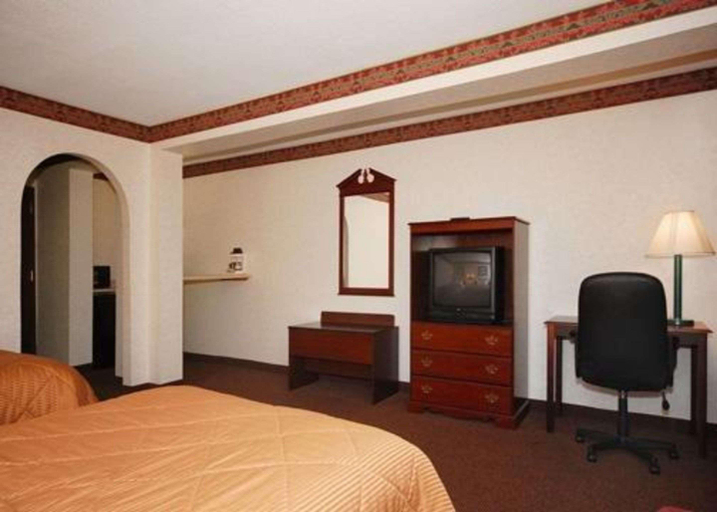 Bedroom 3, Quality Inn & Suites Tarboro - Kingsboro, Edgecombe