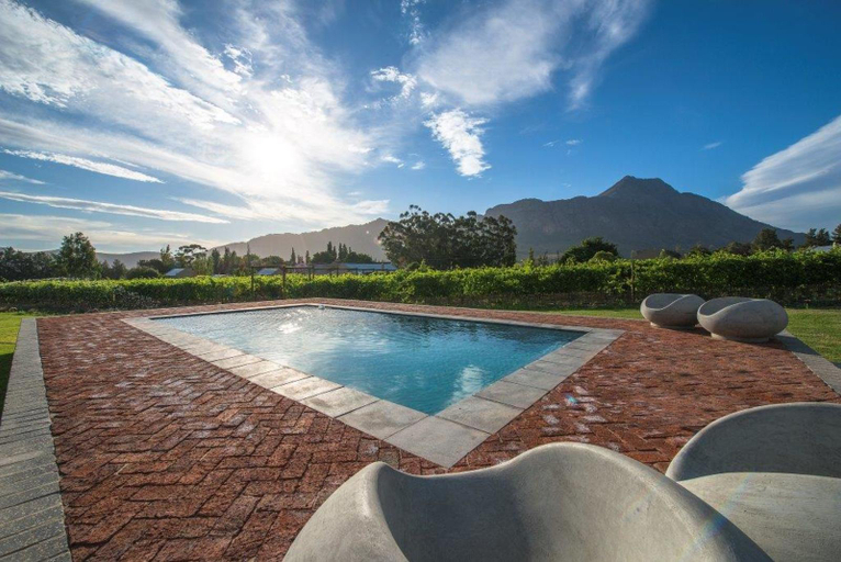 Sport & Beauty 2, Saronsberg Vineyard Cottages, Cape Winelands