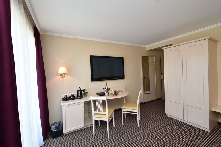 Bedroom 2, Van der Valk Hotel Charleroi Airport, Hainaut