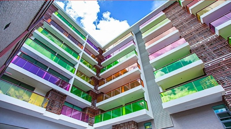Exterior & Views