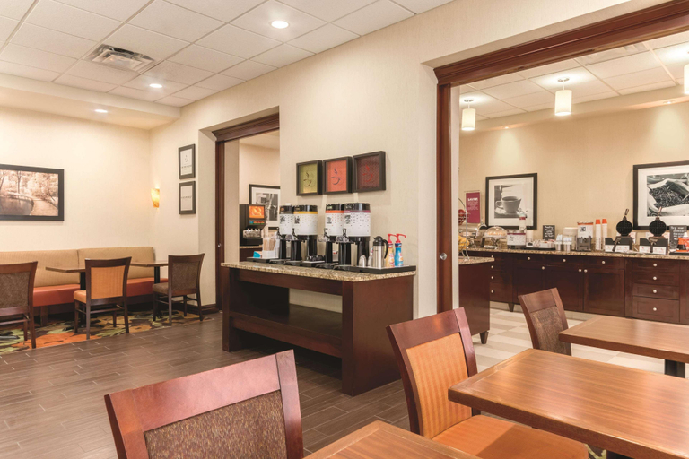Food & Drinks 5, Hampton Inn by Hilton Edmonton, Division No. 11