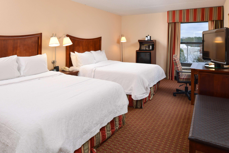 Bedroom 3, Hampton Inn Henderson-I-85, Vance