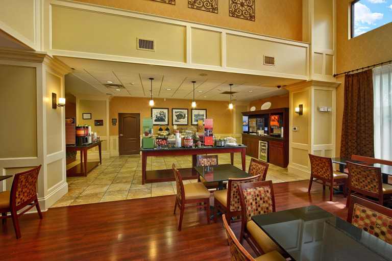 Public Area 2, Hampton Inn & Suites Sevierville @ Stadium Drive, Sevier