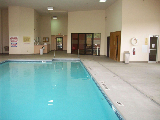 Sport & Beauty 2, Hampton Inn Uniontown, Fayette