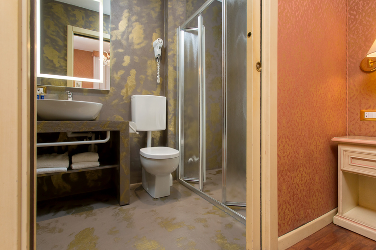 Bathroom 4, Hotel Conterie, Venezia