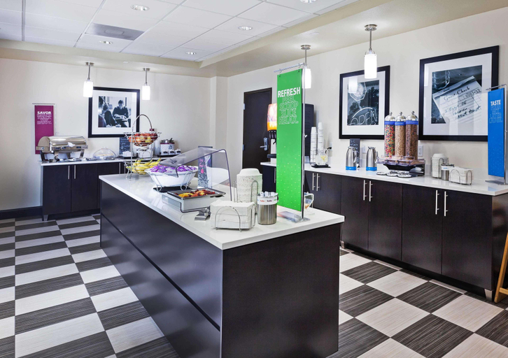 Food & Drinks 5, Hampton Inn & Suites Lake Jackson-Clute, Brazoria