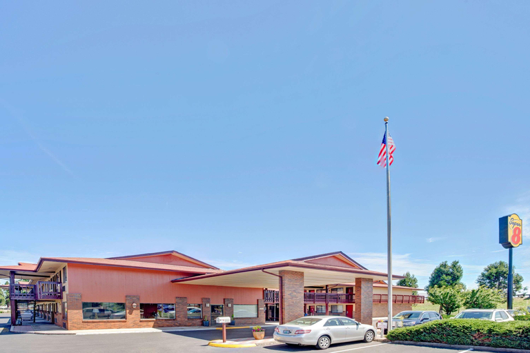 Super 8 by Wyndham Albany, Linn