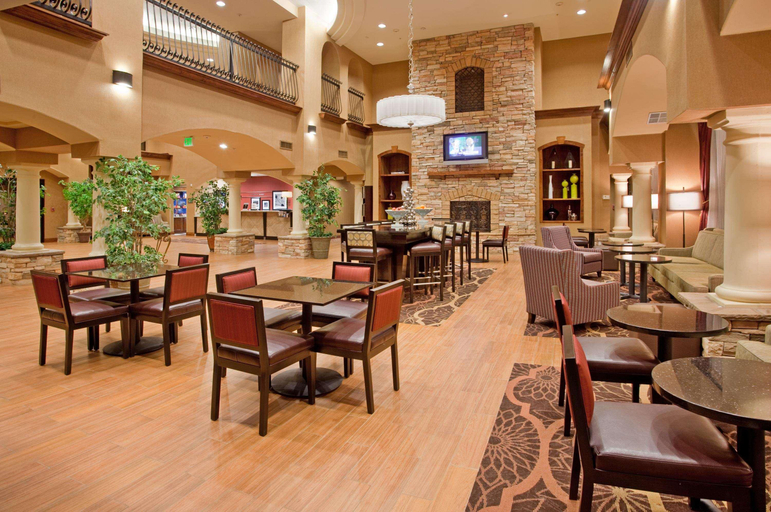 Food & Drinks 5, Hampton Inn & Suites Hemet, Riverside